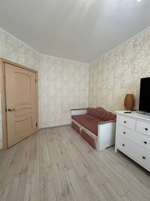 Продам однокомнатную (1-комн.) квартиру, Лучистая ул, 3, Еганово с