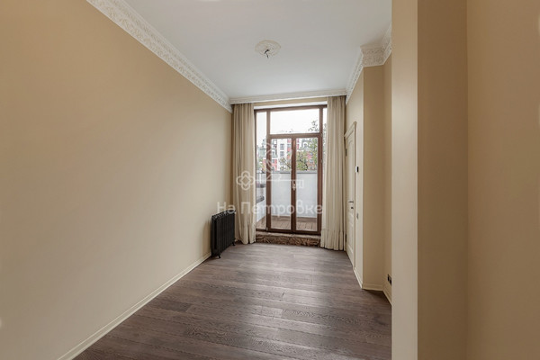 Продам трехкомнатную (3-комн.) квартиру, Петровский б-р, 21, Москва г