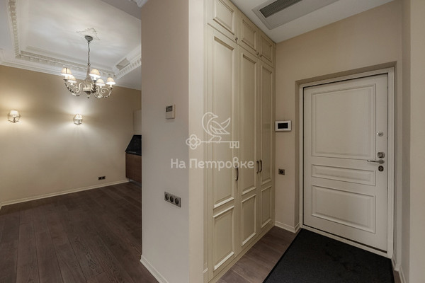 Продам трехкомнатную (3-комн.) квартиру, Петровский б-р, 21, Москва г
