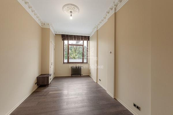 Продам трехкомнатную (3-комн.) квартиру, Петровский б-р, 21, Москва г
