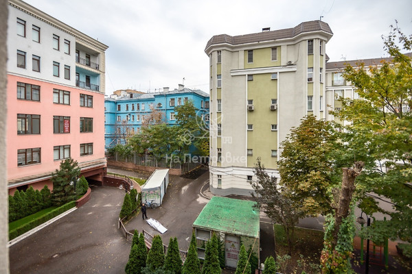 Продам трехкомнатную (3-комн.) квартиру, Петровский б-р, 21, Москва г