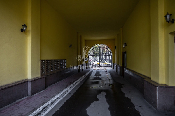 Продам трехкомнатную (3-комн.) квартиру, Петровский б-р, 21, Москва г
