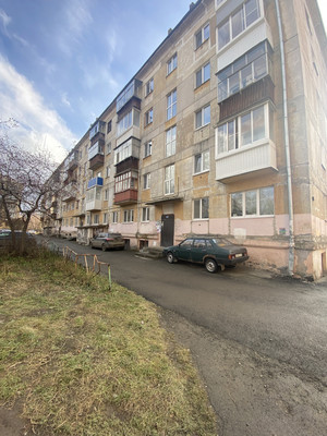 Продам трехкомнатную (3-комн.) квартиру, Коминтерна ул, 35, Нижний Тагил г