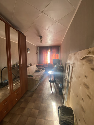 Продам трехкомнатную (3-комн.) квартиру, Коминтерна ул, 35, Нижний Тагил г