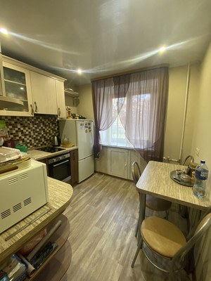Продам трехкомнатную (3-комн.) квартиру, Коминтерна ул, 35, Нижний Тагил г
