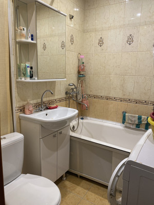 Продам трехкомнатную (3-комн.) квартиру, Коминтерна ул, 35, Нижний Тагил г