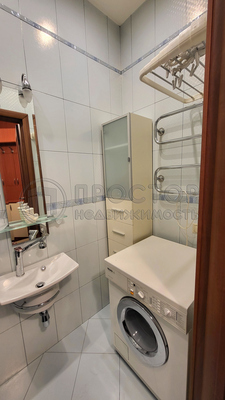 Продам двухкомнатную (2-комн.) квартиру, Островитянова ул, 4, Москва г