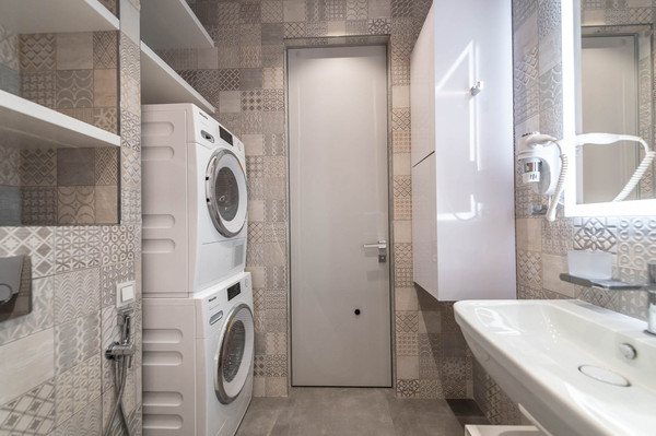 Продам трехкомнатную (3-комн.) квартиру, Ленинградский пр-кт, 29, Москва г