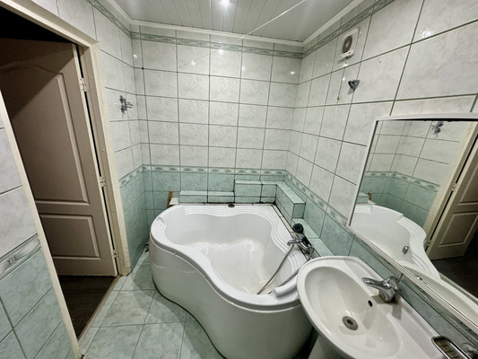 Продам двухкомнатную (2-комн.) квартиру, Жмайлова ул, 29, Ростов-на-Дону г
