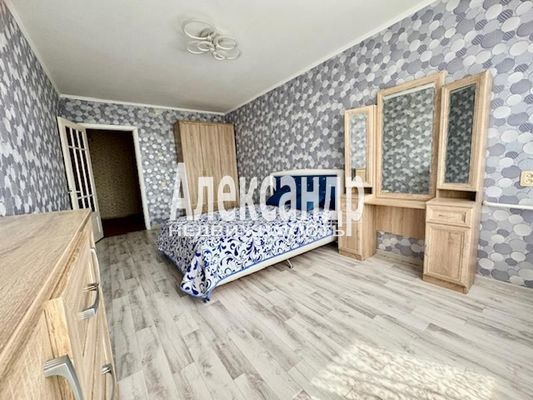 Продам трехкомнатную (3-комн.) квартиру, Сиреневый проезд, 18, Гончарово п
