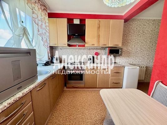 Продам трехкомнатную (3-комн.) квартиру, Сиреневый проезд, 18, Гончарово п