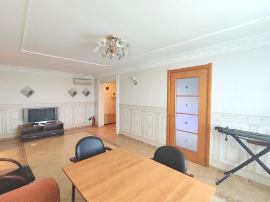Продам многокомнатную квартиру, Красногвардейский б-р, 1кВ, Подольск г