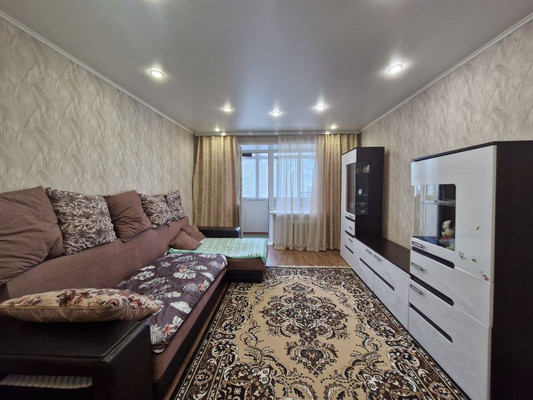 Продам двухкомнатную (2-комн.) квартиру, Деповская ул, 162а, Ишим г