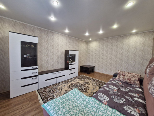 Продам двухкомнатную (2-комн.) квартиру, Деповская ул, 162а, Ишим г