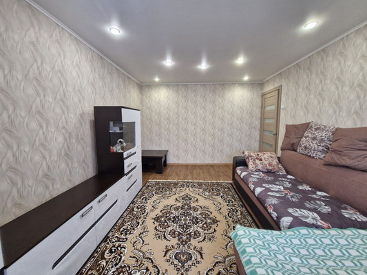 Продам двухкомнатную (2-комн.) квартиру, Деповская ул, 162а, Ишим г