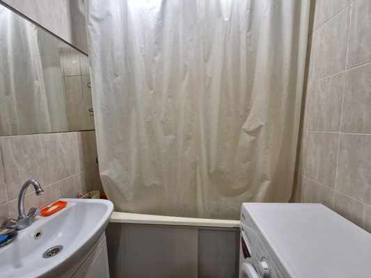 Продам двухкомнатную (2-комн.) квартиру, Деповская ул, 162а, Ишим г