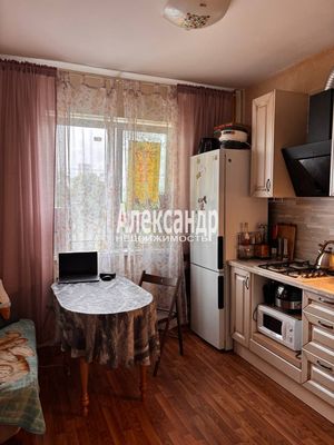Продам двухкомнатную (2-комн.) квартиру, Школьный пер, 5к2, Старая д