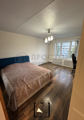 Продам однокомнатную (1-комн.) квартиру, Загородное ш, 10к5, Москва г