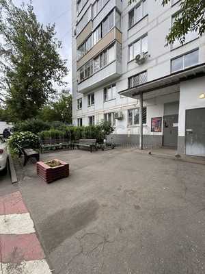 Продам однокомнатную (1-комн.) квартиру, Загородное ш, 10к5, Москва г