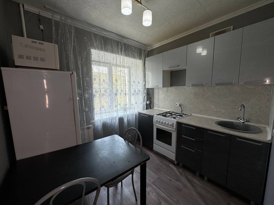 Продам двухкомнатную (2-комн.) квартиру, Комсомольская ул, 42, Комсомольск-на-Амуре г