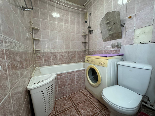Продам двухкомнатную (2-комн.) квартиру, Комсомольская ул, 42, Комсомольск-на-Амуре г