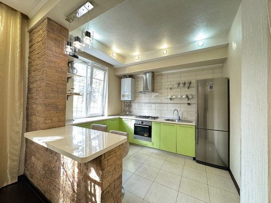 Продам трехкомнатную (3-комн.) квартиру, Бехтерева ул, 2, Нальчик г