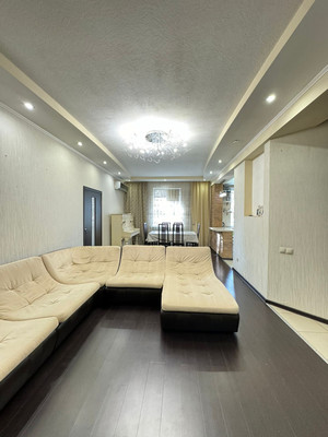 Продам трехкомнатную (3-комн.) квартиру, Бехтерева ул, 2, Нальчик г