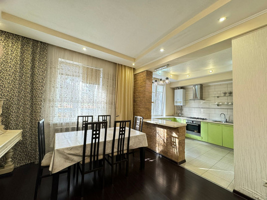 Продам трехкомнатную (3-комн.) квартиру, Бехтерева ул, 2, Нальчик г