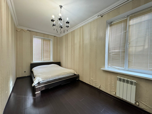 Продам трехкомнатную (3-комн.) квартиру, Бехтерева ул, 2, Нальчик г