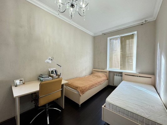 Продам трехкомнатную (3-комн.) квартиру, Бехтерева ул, 2, Нальчик г