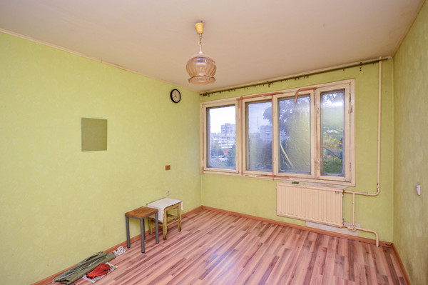 Продам трехкомнатную (3-комн.) квартиру, Кустодиева ул, 20к1, Санкт-Петербург г