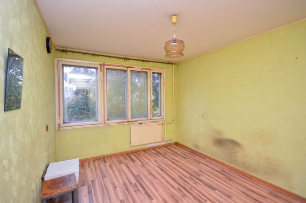 Продам трехкомнатную (3-комн.) квартиру, Кустодиева ул, 20к1, Санкт-Петербург г