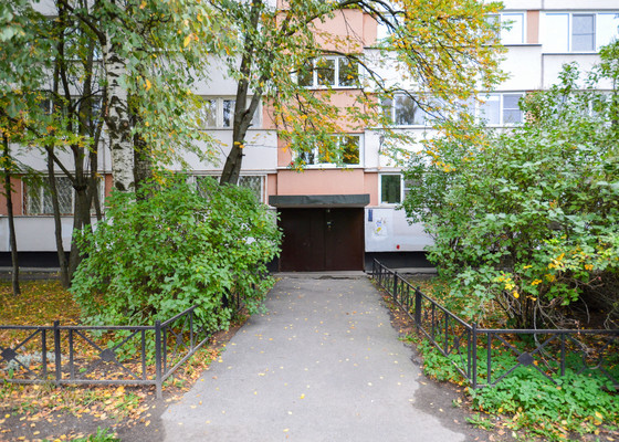 Продам трехкомнатную (3-комн.) квартиру, Кустодиева ул, 20к1, Санкт-Петербург г