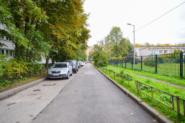 Продам трехкомнатную (3-комн.) квартиру, Кустодиева ул, 20к1, Санкт-Петербург г