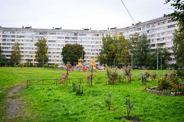 Продам трехкомнатную (3-комн.) квартиру, Кустодиева ул, 20к1, Санкт-Петербург г