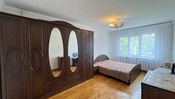 Продам трехкомнатную (3-комн.) квартиру, Коллонтай ул, 8, Нальчик г
