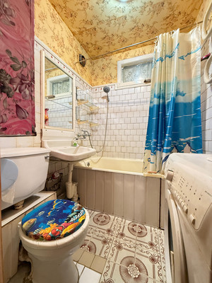 Продам трехкомнатную (3-комн.) квартиру, Ашурова ул, 38, Нальчик г