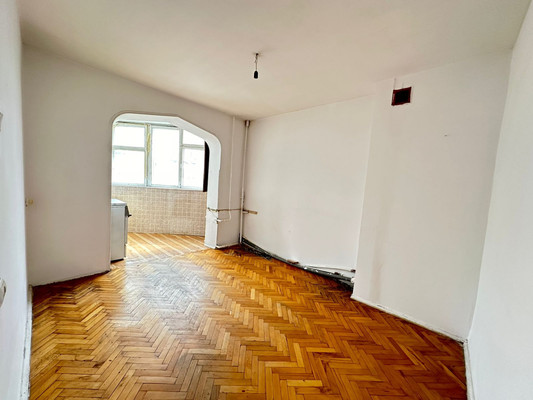 Продам трехкомнатную (3-комн.) квартиру, Московская ул, 4, Нальчик г