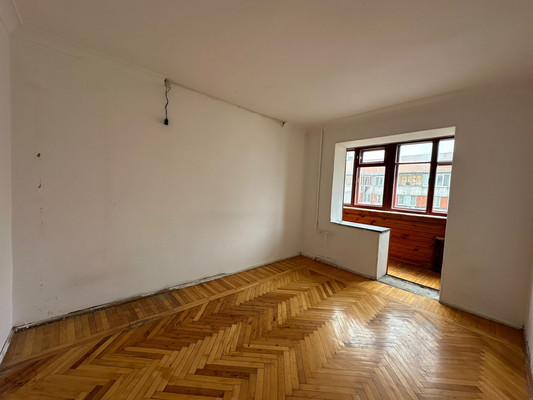 Продам трехкомнатную (3-комн.) квартиру, Московская ул, 4, Нальчик г