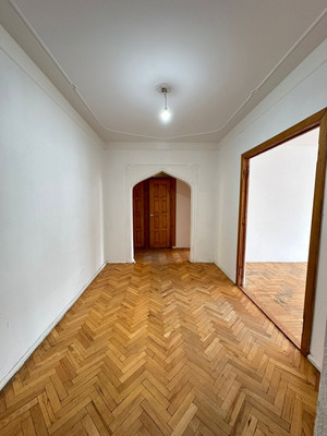 Продам трехкомнатную (3-комн.) квартиру, Московская ул, 4, Нальчик г