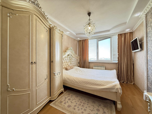 Продам трехкомнатную (3-комн.) квартиру, Кулиева пр-кт, 2кА, Нальчик г