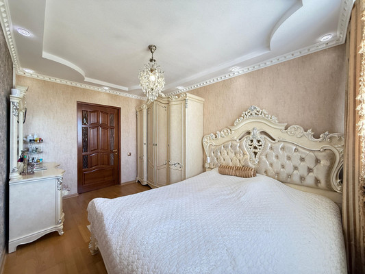 Продам трехкомнатную (3-комн.) квартиру, Кулиева пр-кт, 2кА, Нальчик г