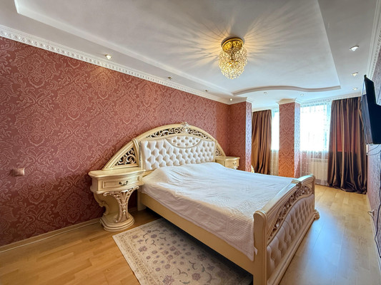 Продам трехкомнатную (3-комн.) квартиру, Кулиева пр-кт, 2кА, Нальчик г