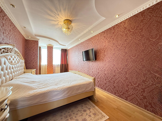 Продам трехкомнатную (3-комн.) квартиру, Кулиева пр-кт, 2кА, Нальчик г