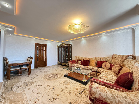 Продам трехкомнатную (3-комн.) квартиру, Кулиева пр-кт, 2кА, Нальчик г