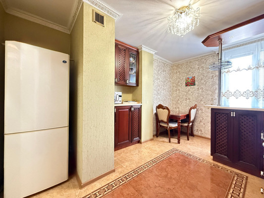 Продам трехкомнатную (3-комн.) квартиру, Кулиева пр-кт, 2кА, Нальчик г
