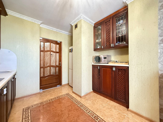 Продам трехкомнатную (3-комн.) квартиру, Кулиева пр-кт, 2кА, Нальчик г