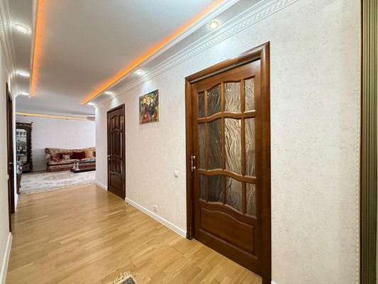 Продам трехкомнатную (3-комн.) квартиру, Кулиева пр-кт, 2кА, Нальчик г