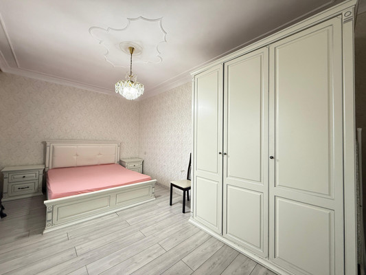 Продам трехкомнатную (3-комн.) квартиру, Кулиева пр-кт, 3, Нальчик г