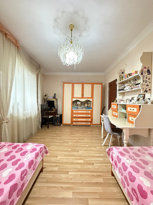 Продам трехкомнатную (3-комн.) квартиру, Кулиева пр-кт, 3, Нальчик г